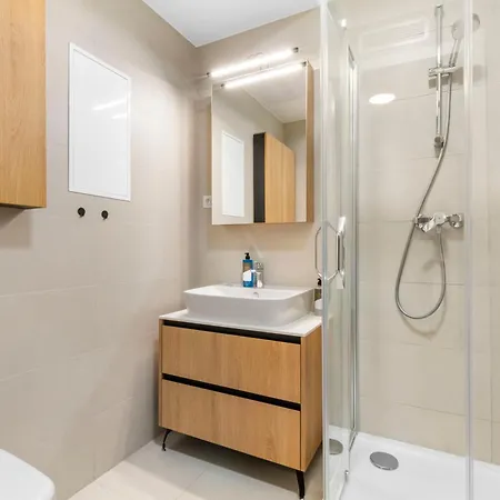 Apartment Lam Danubius - Free Parking - Balcony - Ac Pressburg