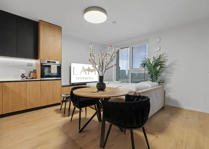 Lam Danubius - Free Parking - Balcony - Ac アパート